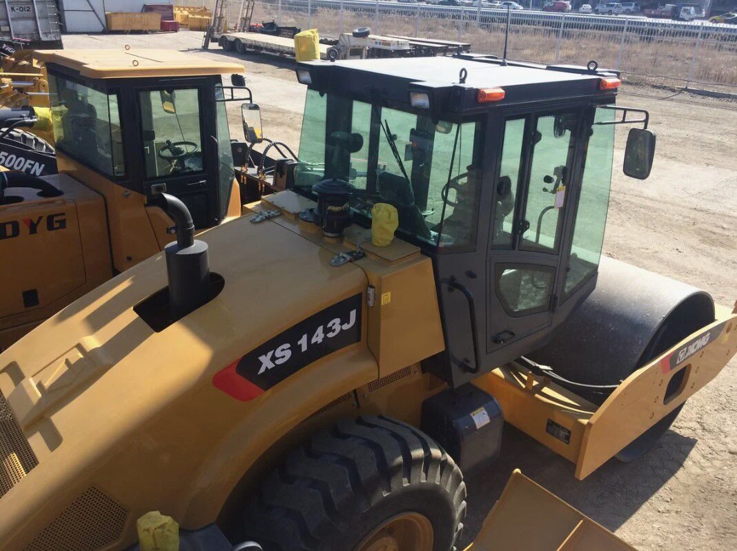 Дорожный каток XCMG XS143J в Узбекистане