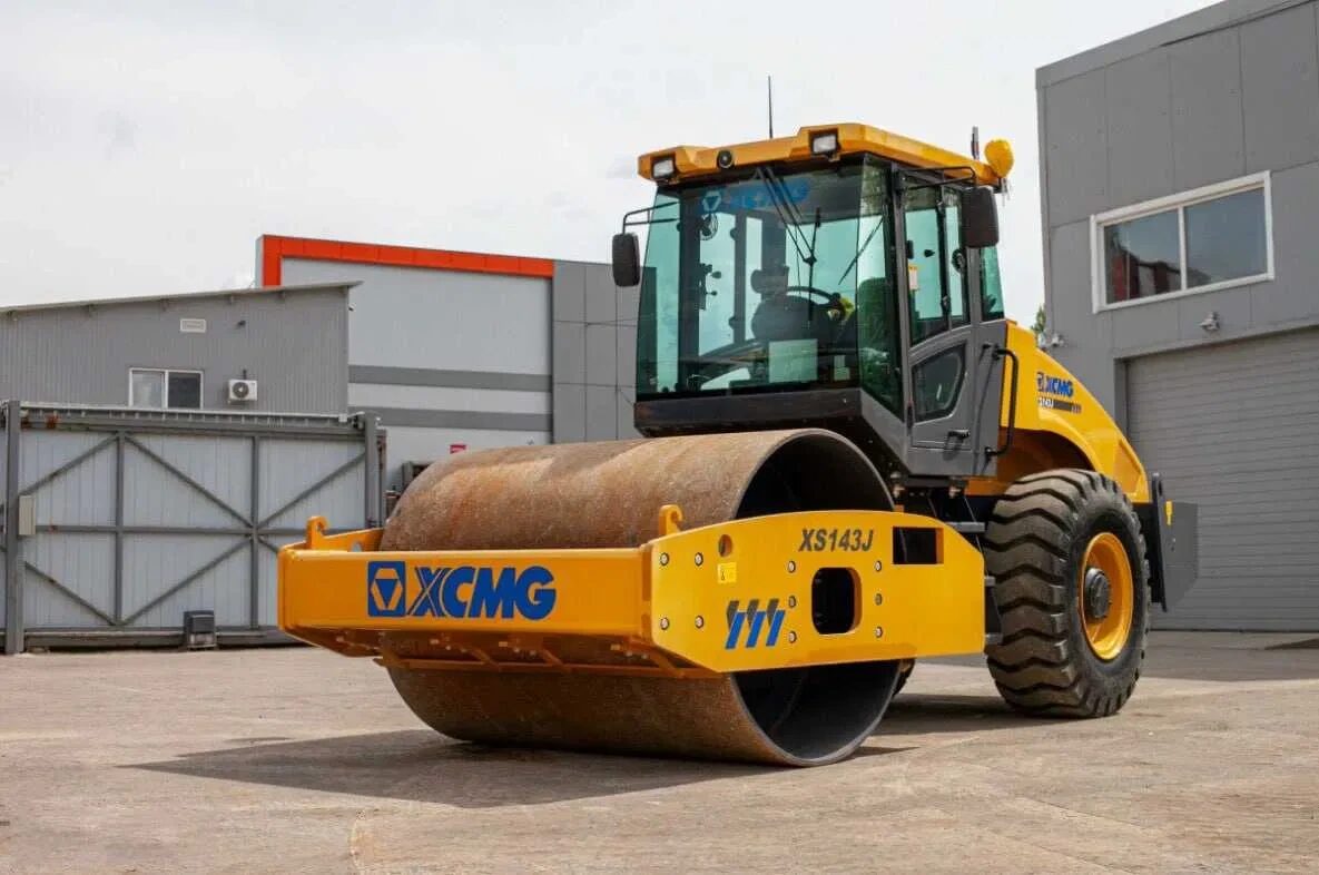 Дорожный каток XCMG XS143J в Узбекистане